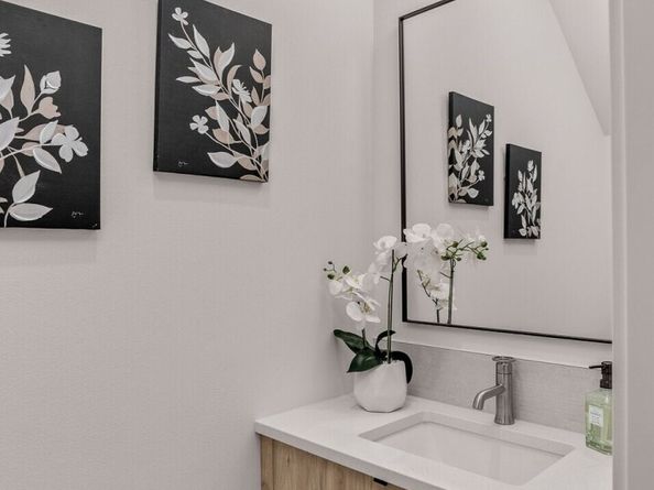 222 B 10th Avenue E, Seattle WA 98102