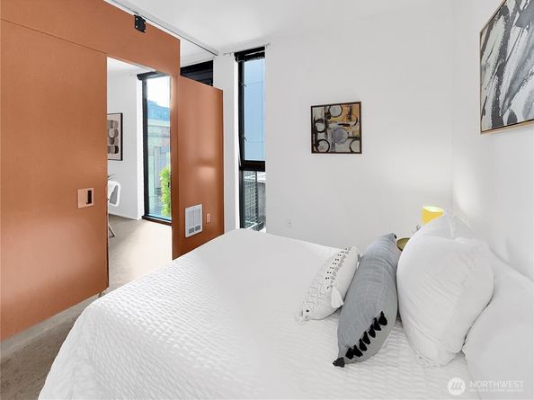 1111 E Pike Street 205, Seattle WA 98122