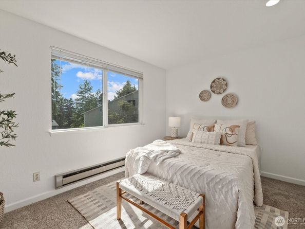 9484 Redmond-Woodinville Road NE C205, Redmond WA 98052