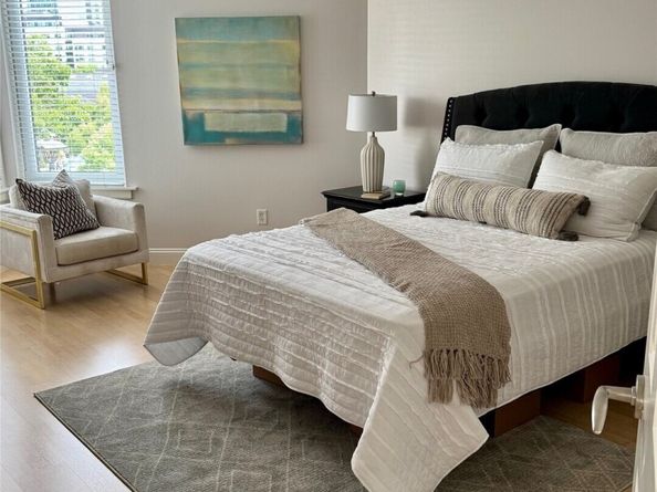 10047 Main Street 319, Bellevue WA 98004