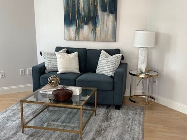 10047 Main Street 319, Bellevue WA 98004