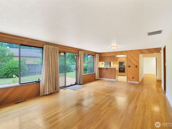 2004 SW 306th Place, Federal Way WA 98023