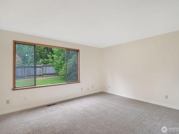 2004 SW 306th Place, Federal Way WA 98023