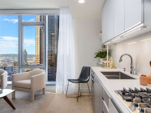 800 Columbia Street 1009, Seattle WA 98104