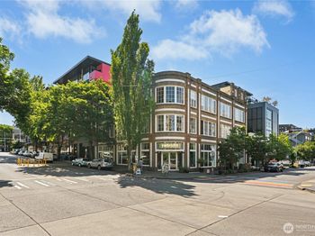 1111 E Pike Street