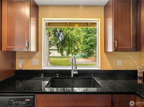 118 W Winesap Road, Bothell WA 98012