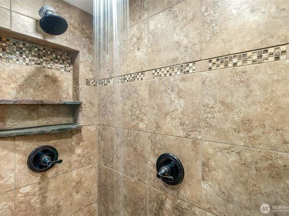 118 W Winesap Road, Bothell WA 98012