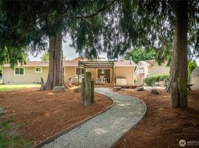 118 W Winesap Road, Bothell WA 98012