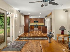 118 W Winesap Road, Bothell WA 98012