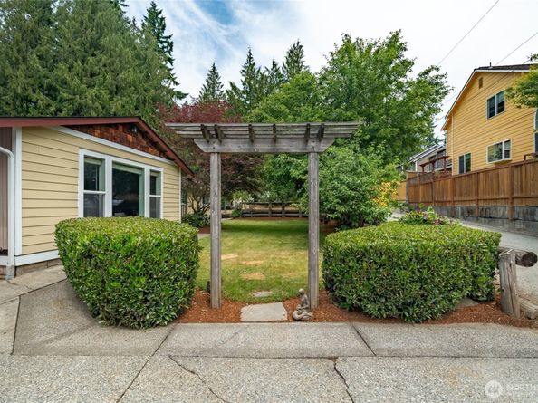 118 W Winesap Road, Bothell WA 98012