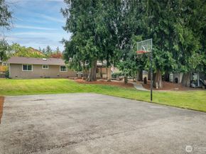 118 W Winesap Road, Bothell WA 98012