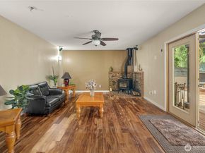 118 W Winesap Road, Bothell WA 98012