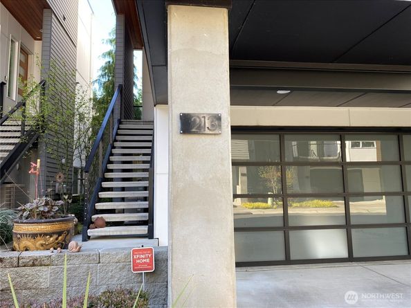 213 4th Court S, Kirkland WA 98033