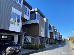 213 4th Court S, Kirkland WA 98033