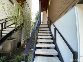 213 4th Court S, Kirkland WA 98033