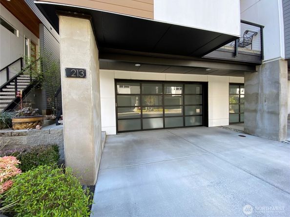 213 4th Court S, Kirkland WA 98033