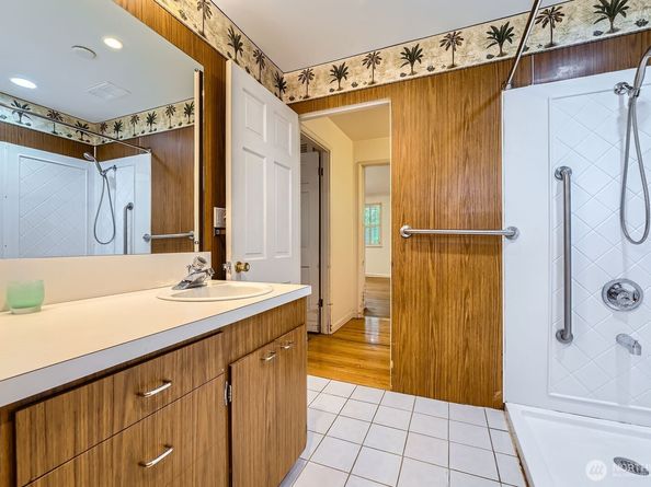 3706 84th Avenue SE, Mercer Island WA 98040