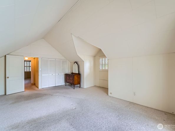 3706 84th Avenue SE, Mercer Island WA 98040