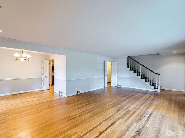 3706 84th Avenue SE, Mercer Island WA 98040