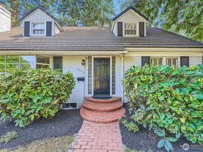 3706 84th Avenue SE, Mercer Island WA 98040