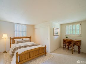 3706 84th Avenue SE, Mercer Island WA 98040