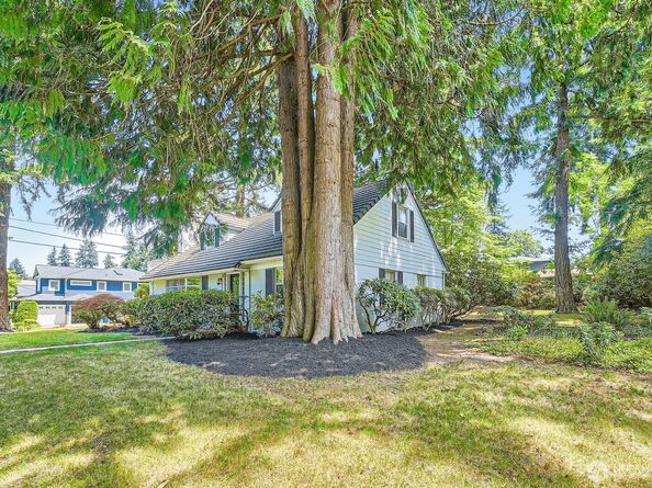 3706 84th Avenue SE, Mercer Island WA 98040