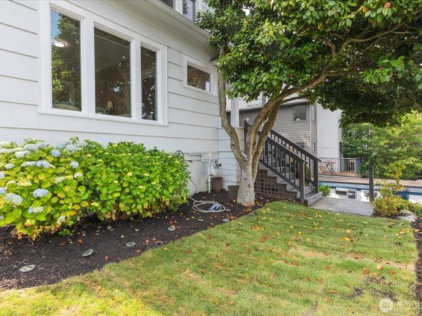 3443 21st Avenue W, Seattle WA 98199