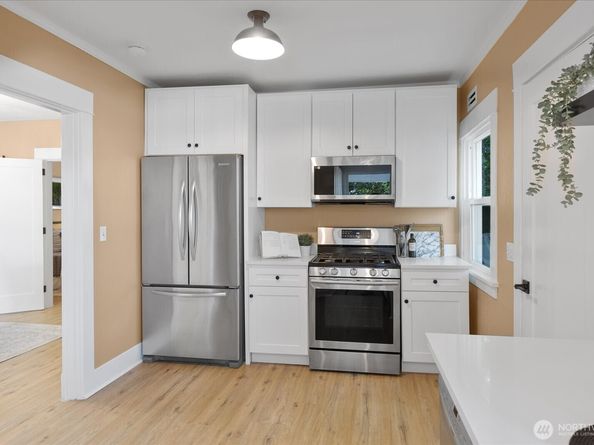 3443 21st Avenue W, Seattle WA 98199