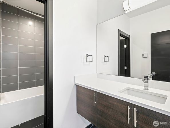 7528 21st Avenue SW, Seattle WA 98106