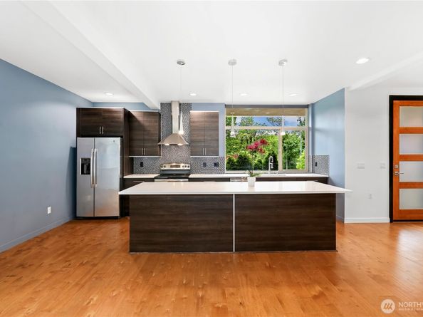 7528 21st Avenue SW, Seattle WA 98106