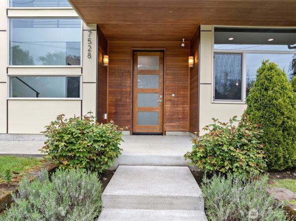 7528 21st Avenue SW, Seattle WA 98106