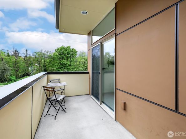 7528 21st Avenue SW, Seattle WA 98106