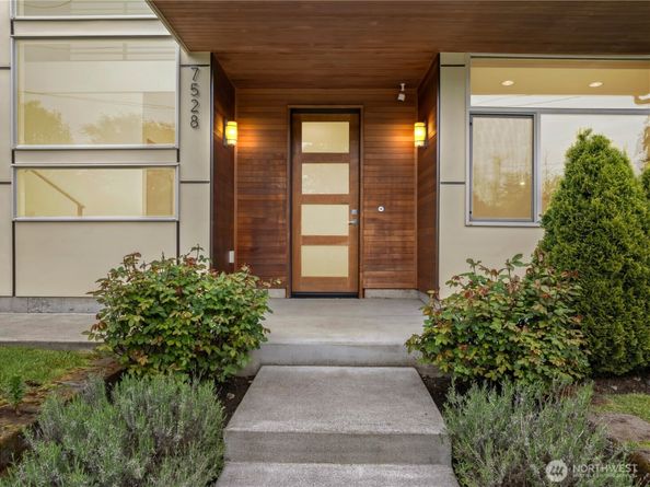 7528 21st Avenue SW, Seattle WA 98106