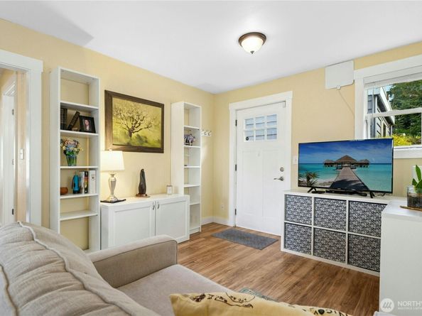 9359 31st Place SW, Seattle WA 98126