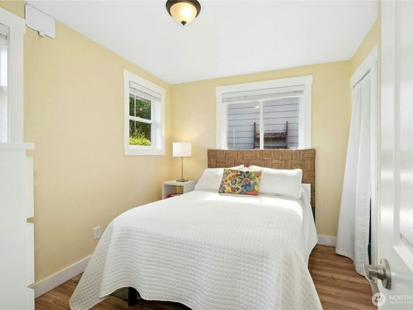 9359 31st Place SW, Seattle WA 98126