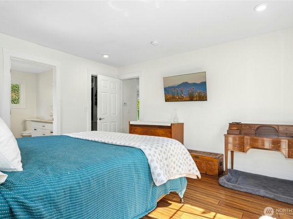 9359 31st Place SW, Seattle WA 98126