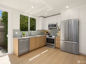 8526 Latona Avenue NE, Seattle WA 98115