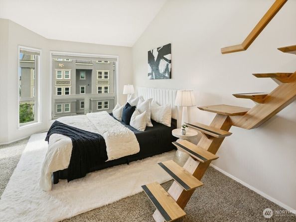 522 W Mercer Place 403, Seattle WA 98119