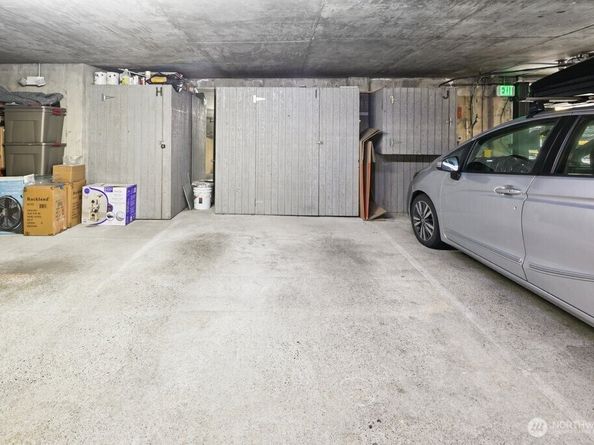 522 W Mercer Place 403, Seattle WA 98119