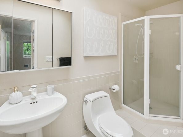 522 W Mercer Place 403, Seattle WA 98119