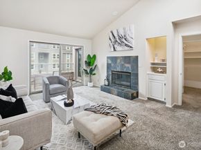 522 W Mercer Place 403, Seattle WA 98119