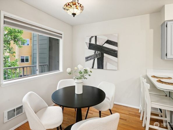 522 W Mercer Place 403, Seattle WA 98119