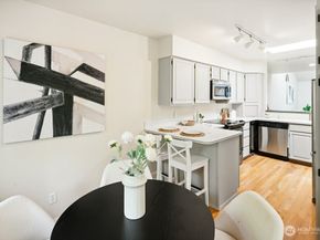 522 W Mercer Place 403, Seattle WA 98119