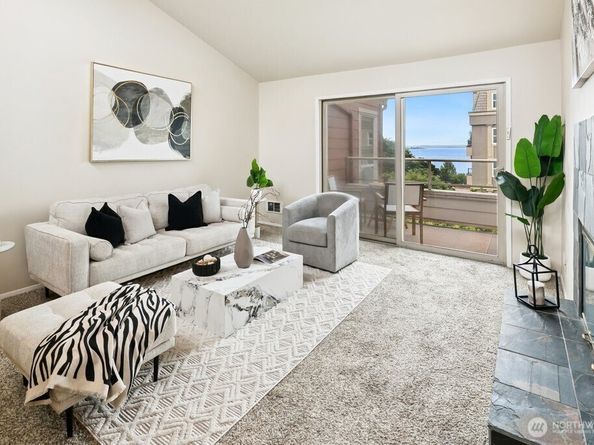522 W Mercer Place 403, Seattle WA 98119