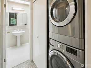 522 W Mercer Place 403, Seattle WA 98119