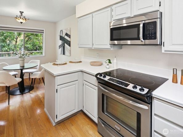 522 W Mercer Place 403, Seattle WA 98119