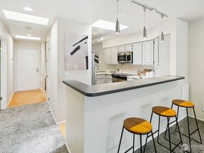 522 W Mercer Place 403, Seattle WA 98119