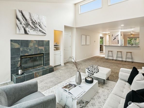 522 W Mercer Place 403, Seattle WA 98119