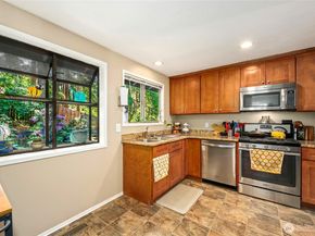 1622 196th Place SW, Lynnwood WA 98036