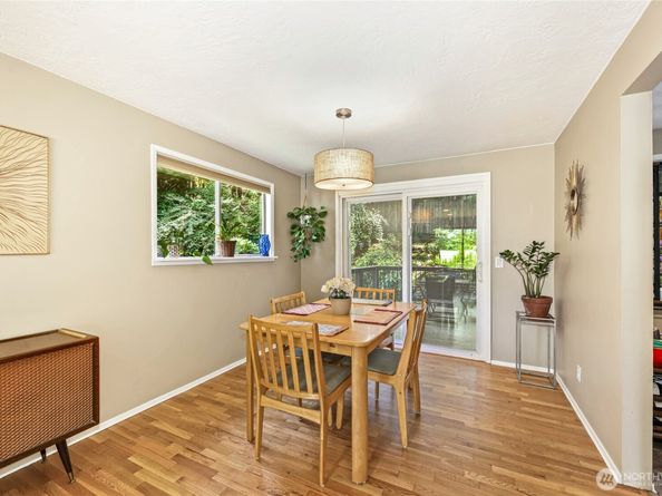 1622 196th Place SW, Lynnwood WA 98036